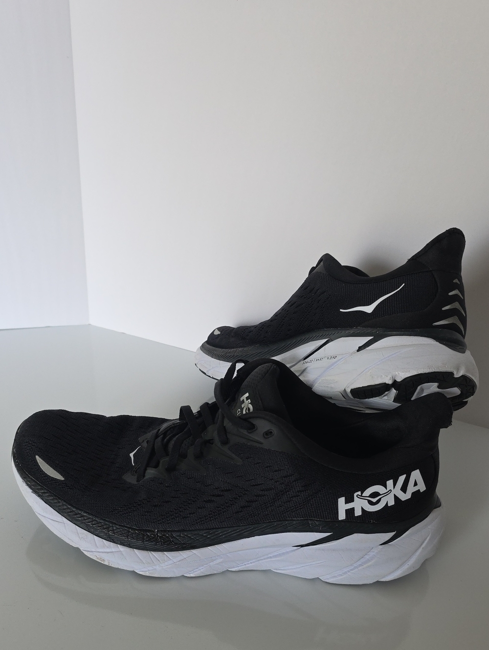 Hoka Men's CLIFTON8 Size 10 Sneakers